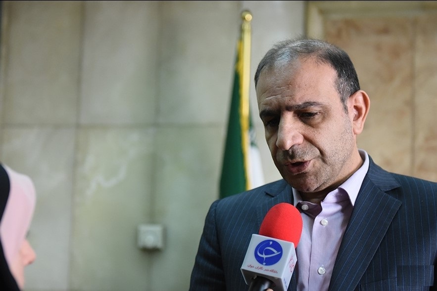 فاصله گذاری اجتماعی در مترو و اتوبوس ممکن نیست/ مسافران باید از ماسک استفاده کنند