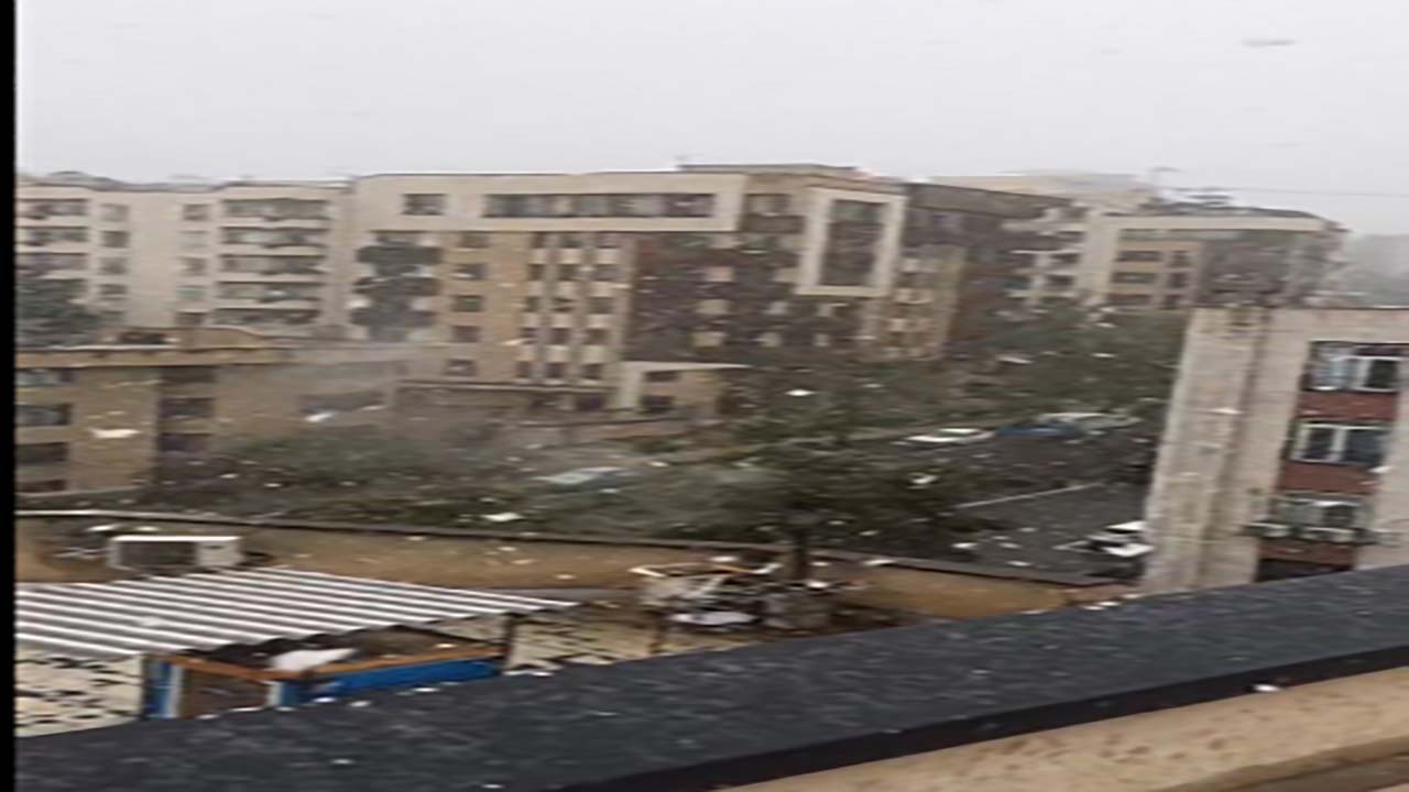بارش برف بهاری در محله سعادت‌آباد + فیلم