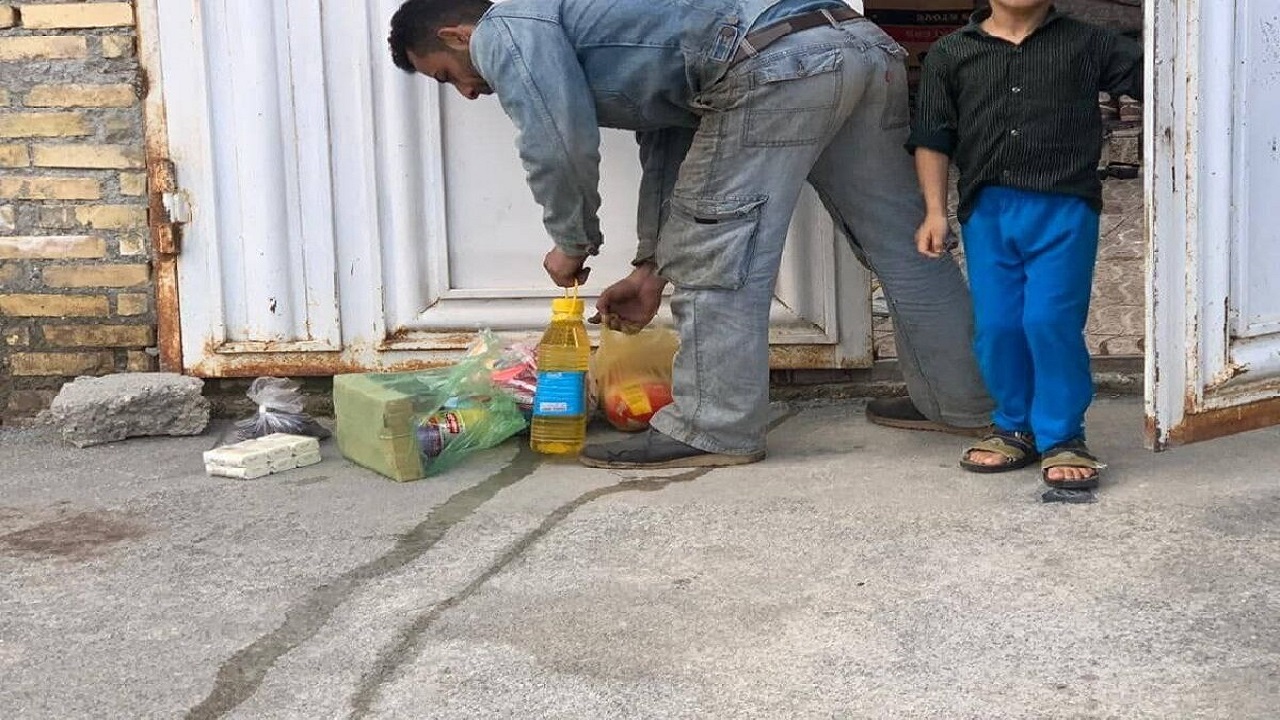توزیع۲۰۰ بسته معیشتی شامل مواد غذایی