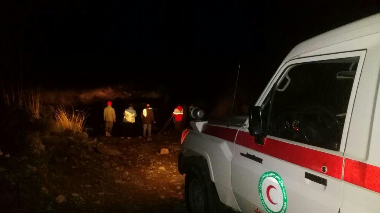 نجات ۷ نفر از اهالی روستای گوغاب جیرفت در کوهستان