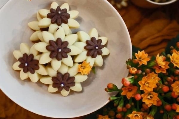 طرز تهیه شیرینی گل مینا