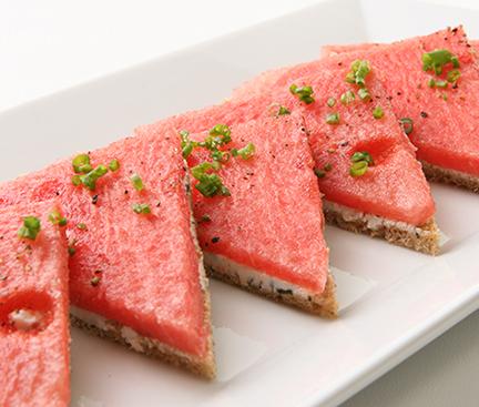 چگونه ساندویچ هندوانه درست کنیم؟