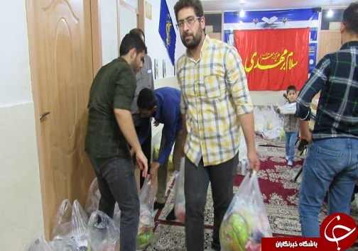 ۶۵ بسته بهداشتی و غذایی میان خانوادههای نیازمند اهواز توزیع شد ۶۵ بسته بهداشتی و غذایی میان خانوادههای نیازمند اهواز توزیع شد
