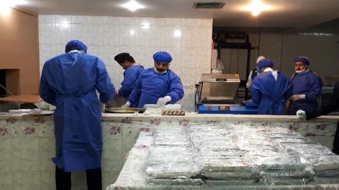 توزیع غذای تبرکی امامزادگان بین بیماران مبتلا به ویروس کرونا