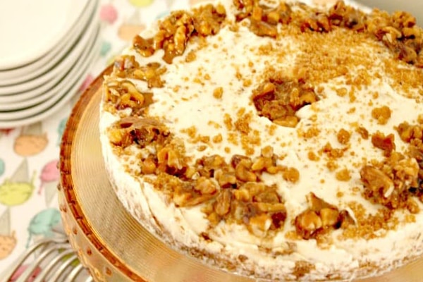 طرز تهیه کیک بستنی گردویی
