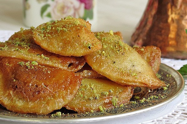 طرز تهیه پنکیک باقلوا خوشمزه و بدون نیاز به فر طرز تهیه پنکیک باقلوا خوشمزه و بدون نیاز به فر
