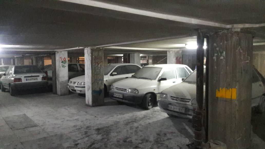 حریق خودرو در پارکینگ مجتمع مسکونی در شهرری