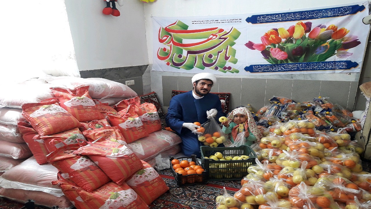 توزیع سبد غذایی بین نیازمندان روستای طارق