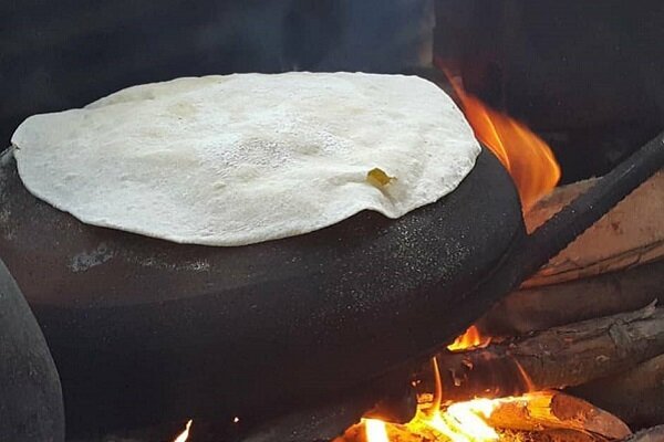 توزیع ۲ هزار قرص نان در اشکنان