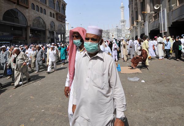 منع رفت‌وآمد در عربستان تمدید شد