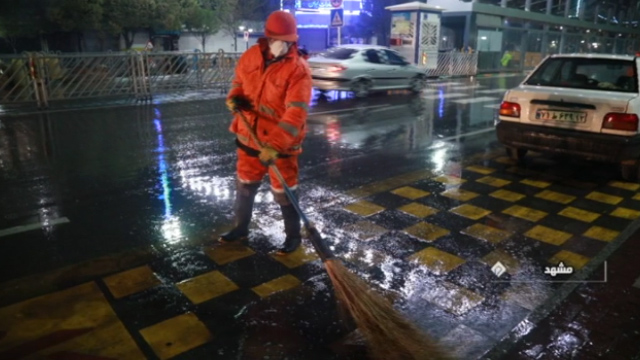 توزیع غذای متبرک امام رضا(ع) در میان پاکبانان + فیلم