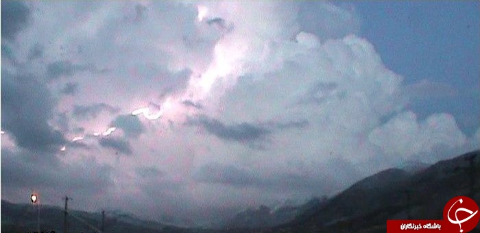 ثبت تصویری کم&zwnj;نظیر از رعد و برق افقی در طالقان
