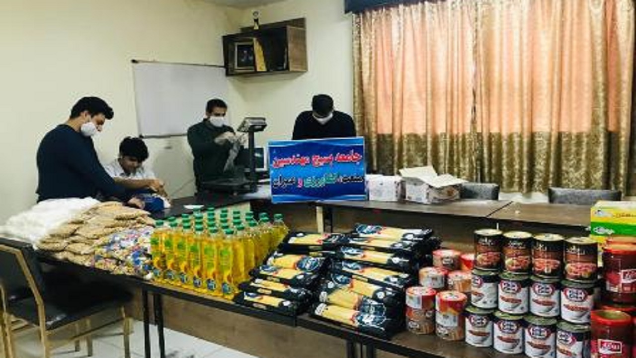 اهدای ۵۰ بسته غذایی و بهداشتی به خانواده&zwnj;های نیازمند