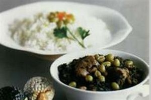طرز تهیه&zwnj;ی خورش غوره