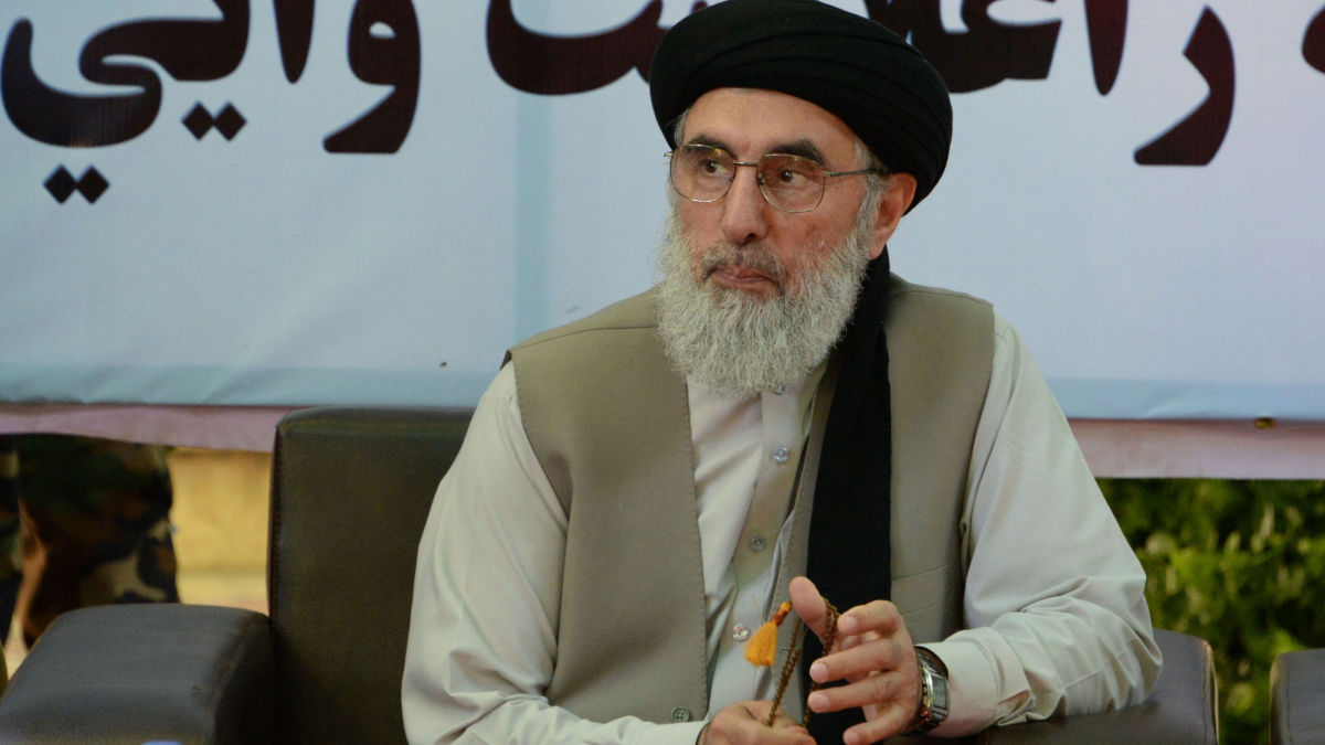 حکمتیار: آمریکا در تلاش برای تقسیم قدرت میان اشرف غنی و عبدالله است