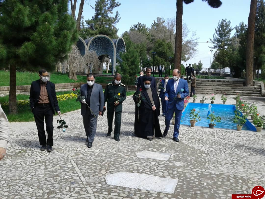 مقبره عطار نیشابوری گلباران شد