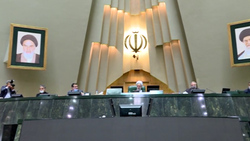 خودروهایی که در پرند اسیر سیلاب شدند + فیلم