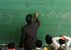 از معلمان فداکاری که زنجیره آموزش را قطع نمی&zwnj;کنند تا رتبه چهارم در حوزه تولید و پرورش ماهی&zwnj;های سردآبی+ فیلم