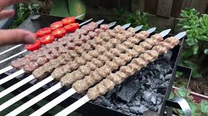 پخت کباب کوبیده بدون ریختن از روی سیخ + نکات کلیدی پخت کباب کوبیده بدون ریختن از روی سیخ + نکات کلیدی