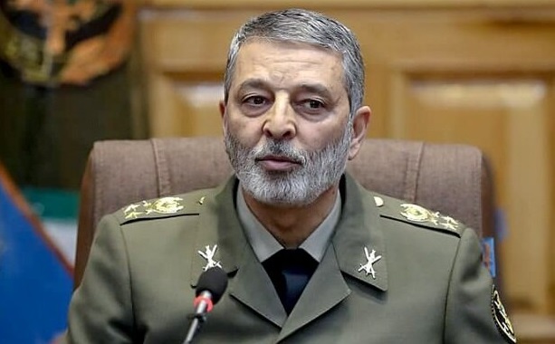 قدردانی فرمانده کل ارتش از وزارت دفاع در حوزه ساخت تجهیزات درمانی