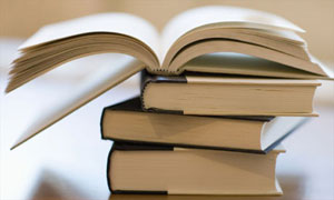 نویسنده کتاب « قلب سرخ » در انتظار انتشار کتابش