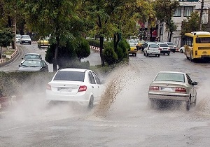 بارش شدید باران در انتظار قم نشین ها
