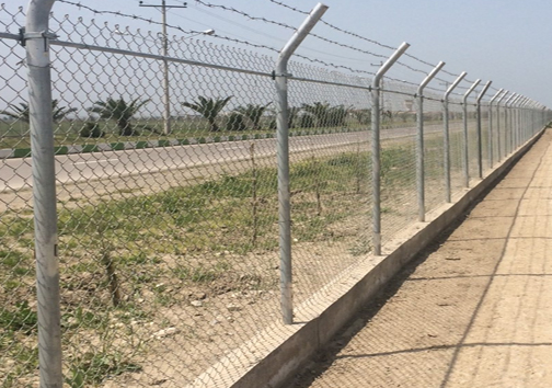 نصب تور سیمی در محوطه پارک جنگلی مهاباد