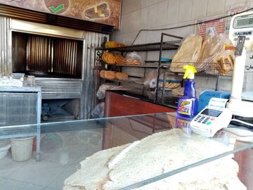 ویروس کرونا؛ رعایت فاصله گذاری در نانوایی ها را جدی بگیرید