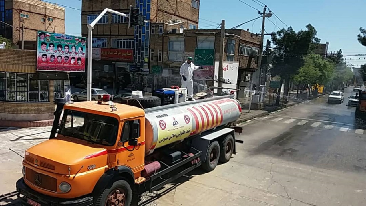 یازدهمین مرحله ضد عفونی معابر سرخس به همت پالایشگاه گاز شهید هاشمی نژاد