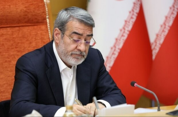 امید بخشی به جامعه از جلوه‌های عظمت ارتش است