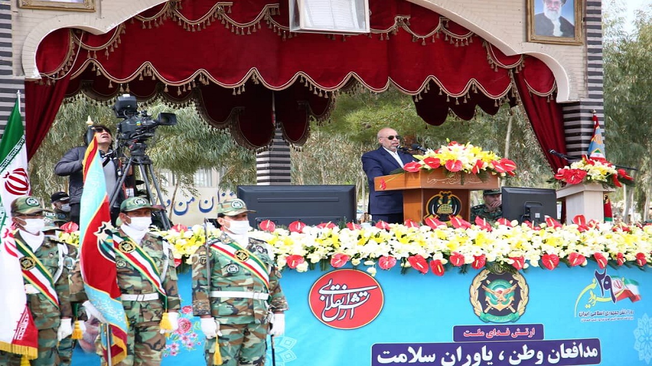 امروز ارتش جمهوری اسلامی ایران در حوادث مختلف در کنار مردم قرار دارد