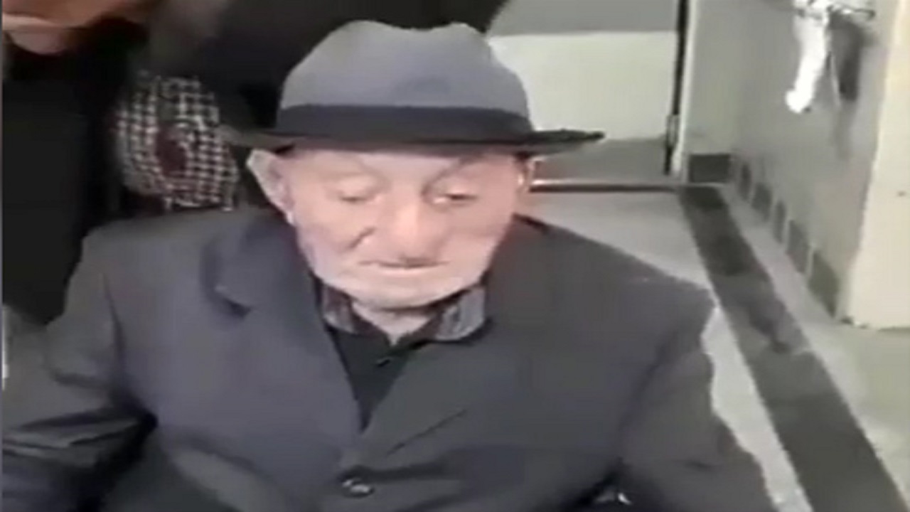 پیرمرد ۱۰۱ ساله اردبیلی، کرونا را شکست داد! + فیلم