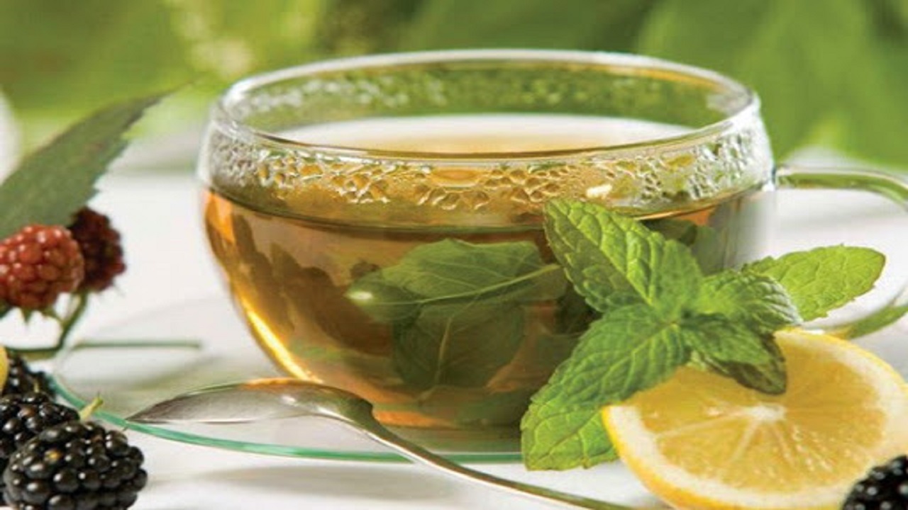 نوشیدن کدام دمنوش در رفع مشکلات گوارشی مفید است؟