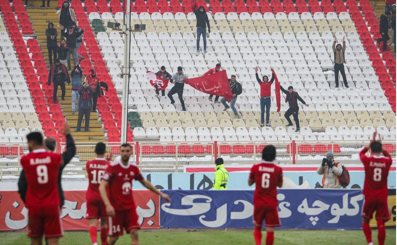 تراکتوری ها به دنبال جذب مدافع پرسپولیس