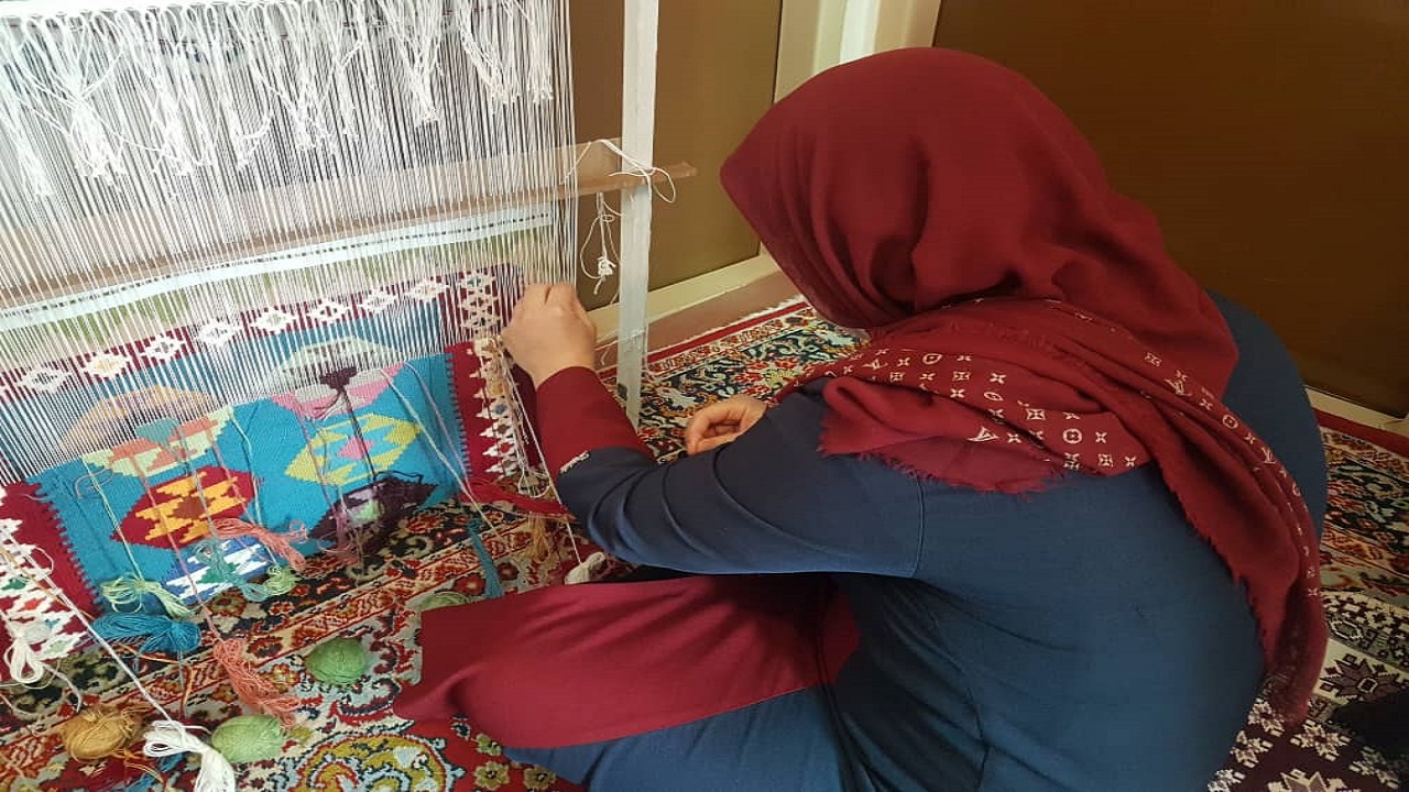 دلیل جالب افزایش تولیدات صنایع دستی در ساوجبلاغ