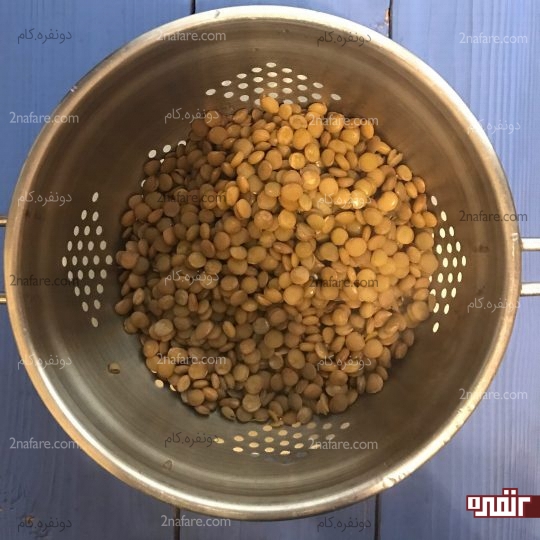 عدس پلو لایه&zwnj;ای با گوشت و رب گوجه مرحله به مرحله + طرز تهیه
