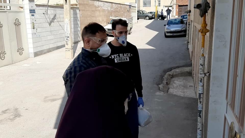 حمایت جمعی از ورزشکاران عنواندار از خانواده&zwnj;های بی بضاعت و کم پس انداز+ تصاویر
