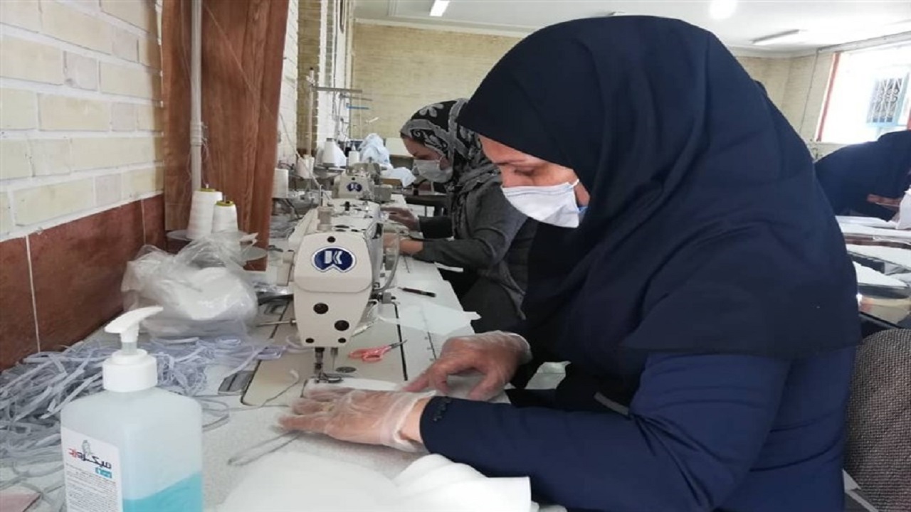 دستان هنر، ماسک می دوزد