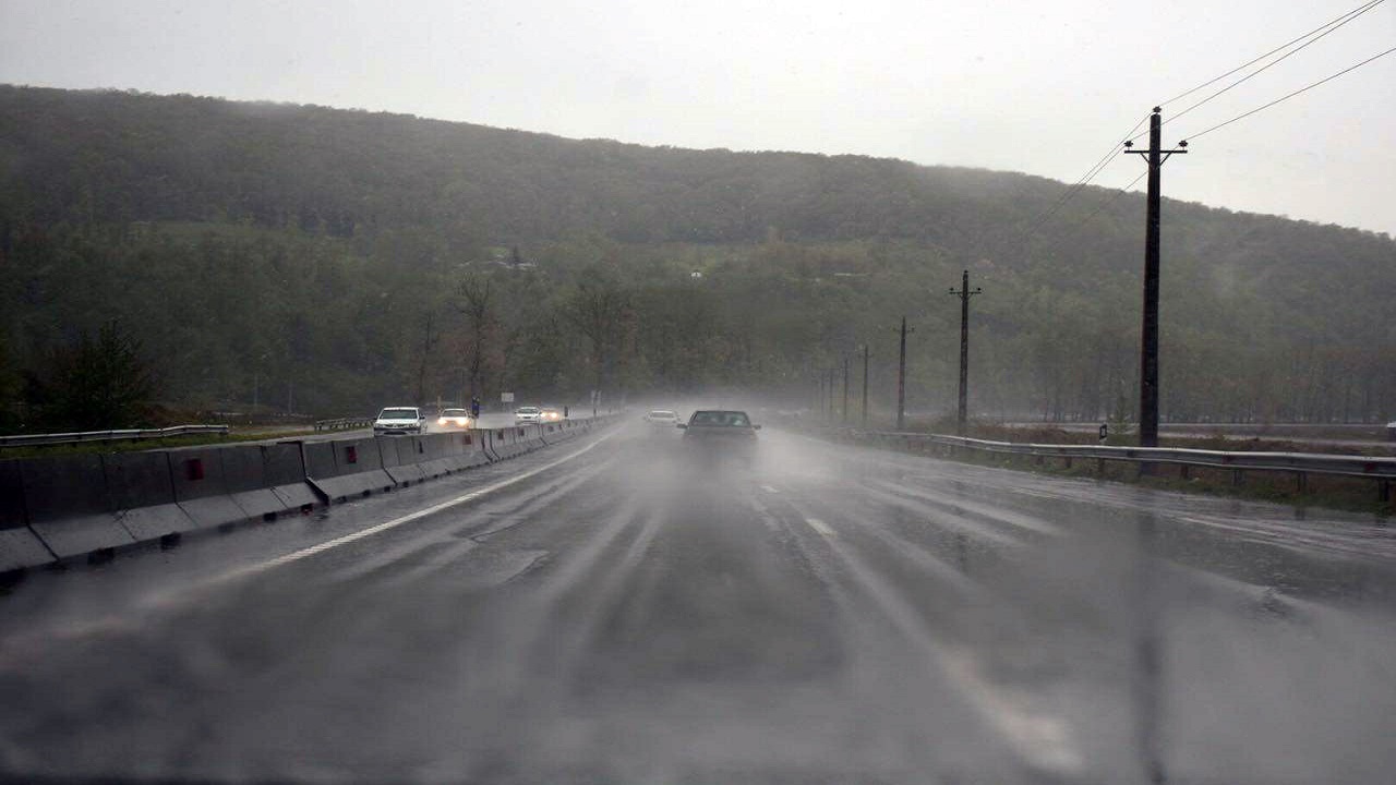 لغزندگی در سطح جاده‌های استان سمنان