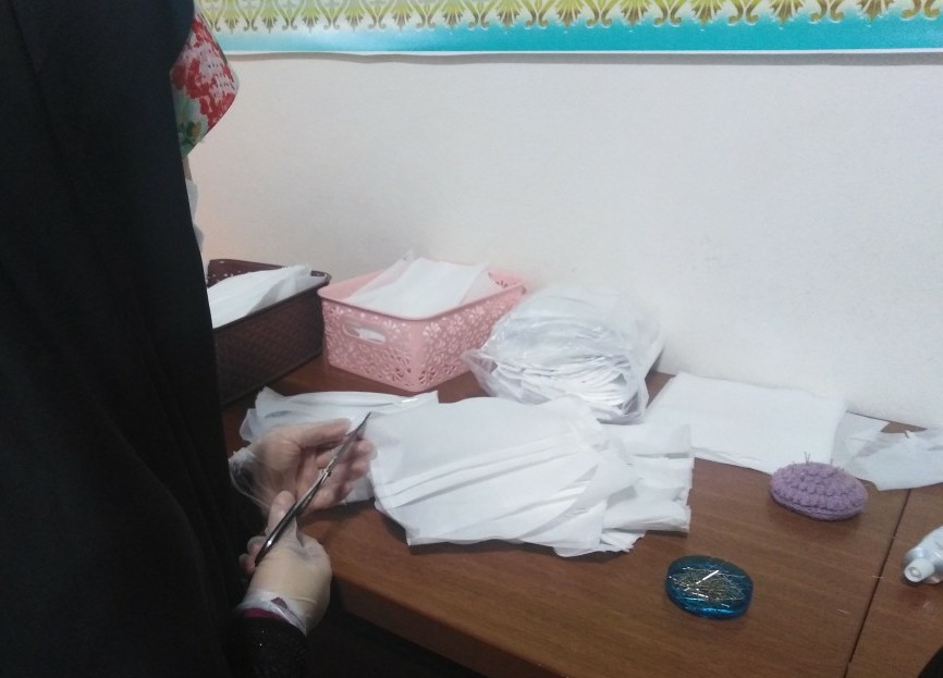 راه اندازی کارگاه دوخت ماسک به همت فرهنگیان شیروان