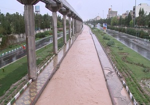 آبگرفتگی شدید معابر در قم