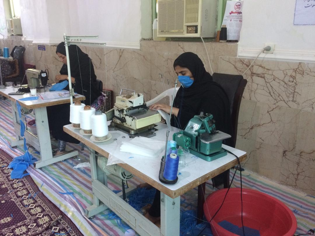 بانوان داوطلب مینابی ماسک رایگان تولید می&zwnj;کنند + عکس