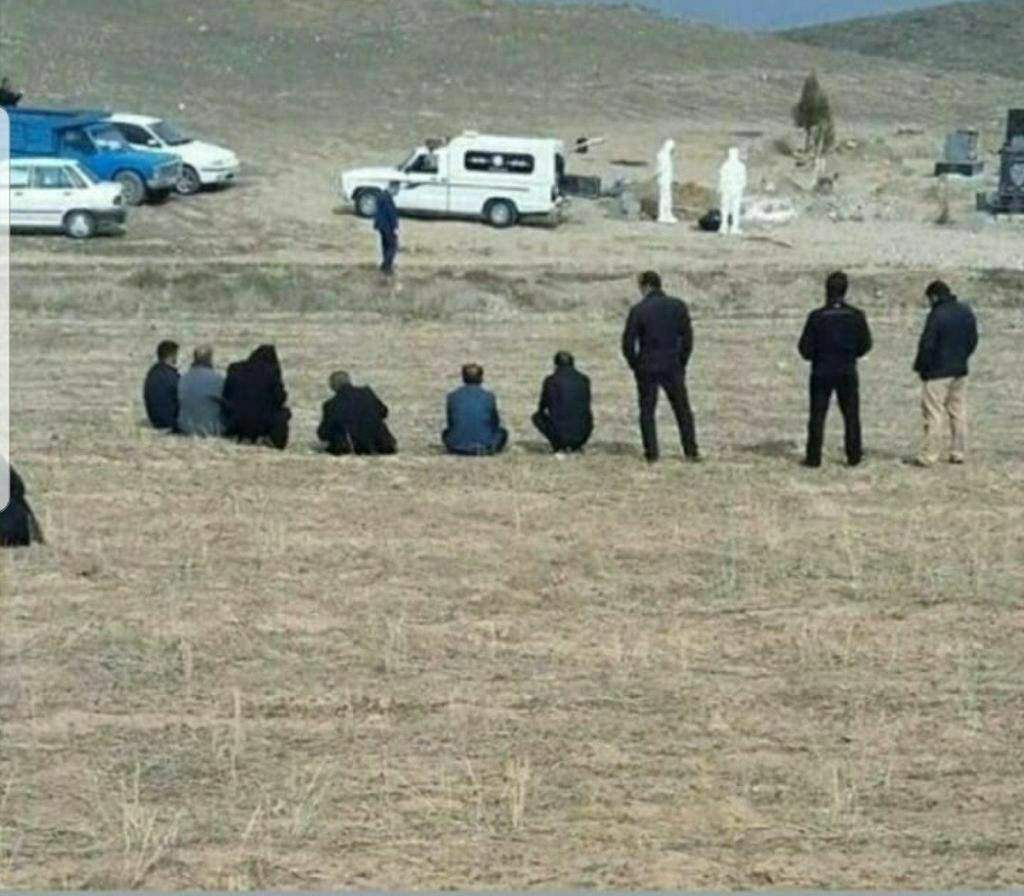 تصویری تاثیر برانگیز از دفن یک بیمار کرونایی