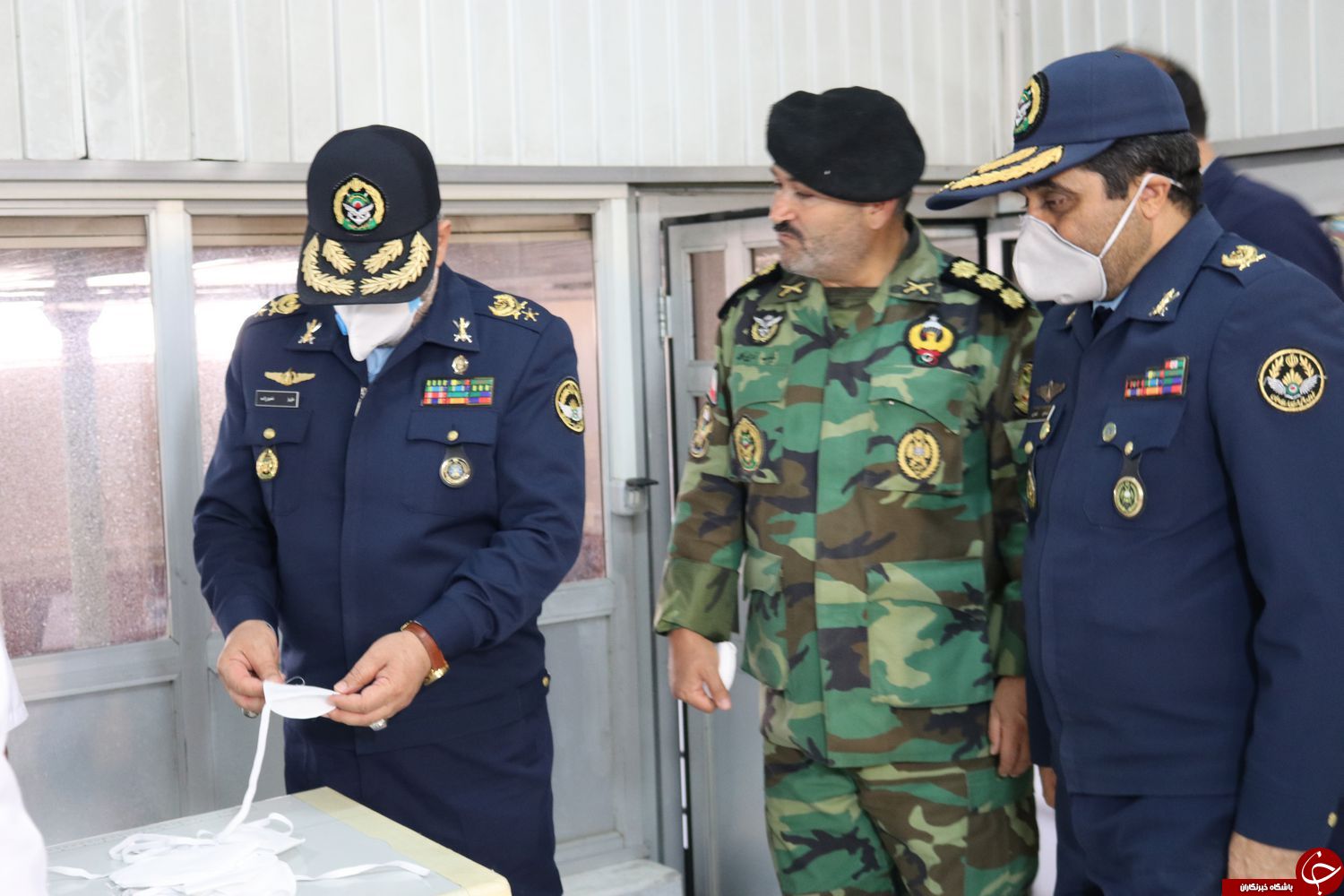 بازدید فرمانده نیروی هوایی ارتش از نقاهتگاه بیماران کووید ۱۹ در شیراز