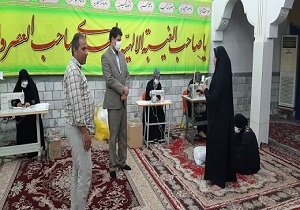 تولید و توزیع بیش از ۲ هزار ماسک در حمیدیه/ فعالیت جهادگران در جبهه سلامت ادامه دارد