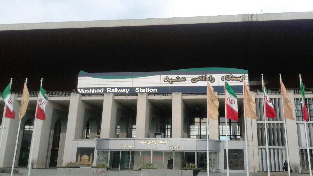 برای نخستین بار، تردد قطار در مسیر مشهد متوقف شد