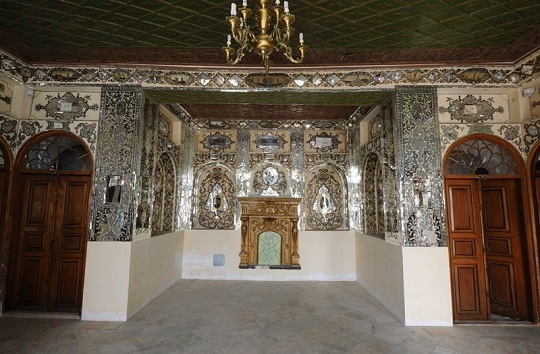اتاق آیینه عمارت محمودیه بنایی زیبا در شهرکرد