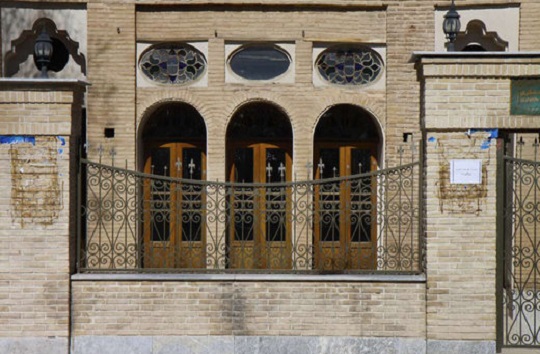 اتاق آیینه عمارت محمودیه بنایی زیبا در شهرکرد