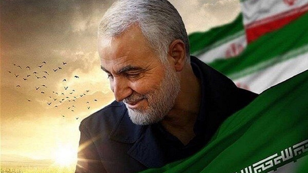 حاج قاسم در جوانی به همراه فرزندانش + تصویر