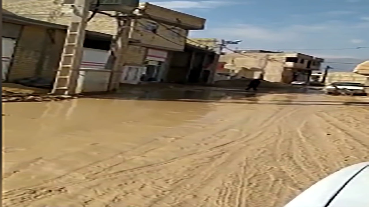 گلایه از وضع نامناسب خیابان‌ها در روستای کرونی + فیلم